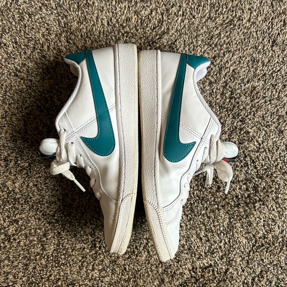 Woman’s Nike Court Royale Shoes - Picture 2 of 7
